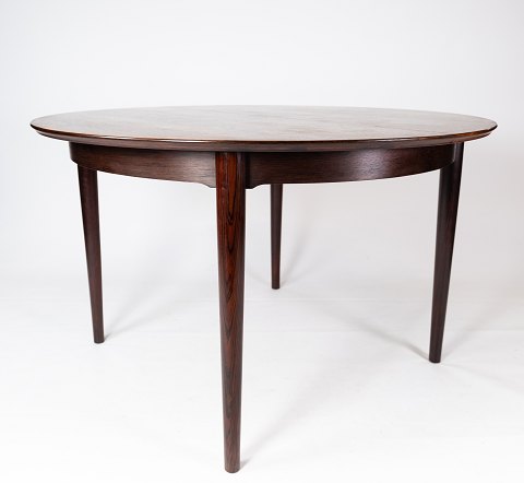 Dining table in rosewood of designed by Arne Vodder from the 1960s.
