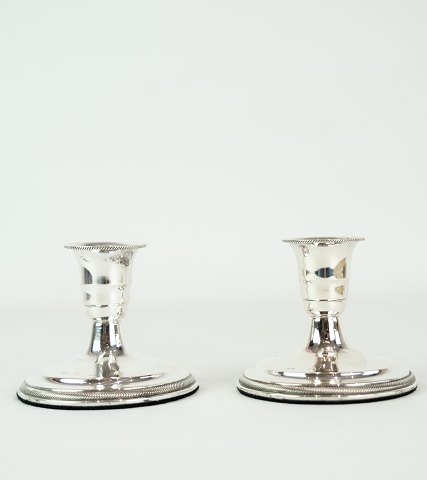 A pair of silver candlesticks, pearl edge, 830 sterling, Svend Toksværd
Great condition
