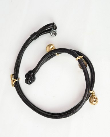 Læder Armbånd - Udsmykket Med 4 Charms - 18 Karat Guld - Brillanter - Ole 
Lynggaard
Flot stand
