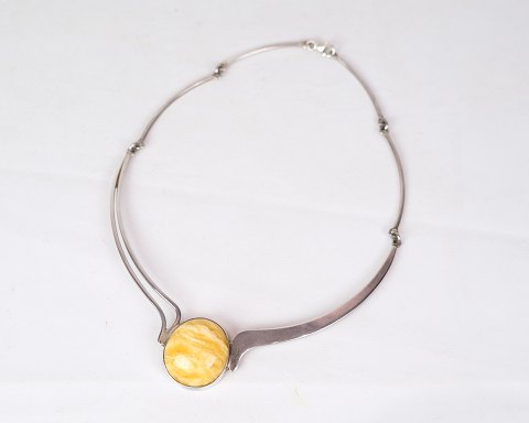 Necklace With Large Yellow Amber Stone - Sterling Silver 925 - 1950s
Great condition
