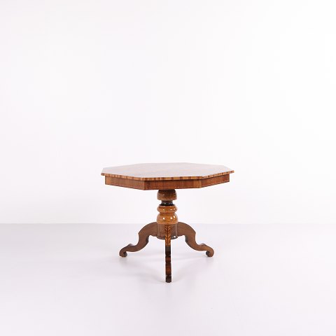 Octagonal Column Table - Lamp Table - Decorated With Intarsia - Italy - Year 1850sGreat condition