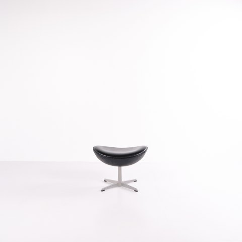 Egg Stool – Arne Jacobsen – Fritz Hansen – Black Elegance Leather – 2006Great condition