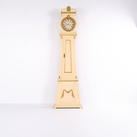 Bornholm Clock – “Frøken” – White Painted – Decorative Details – c. 1790sGreat condition