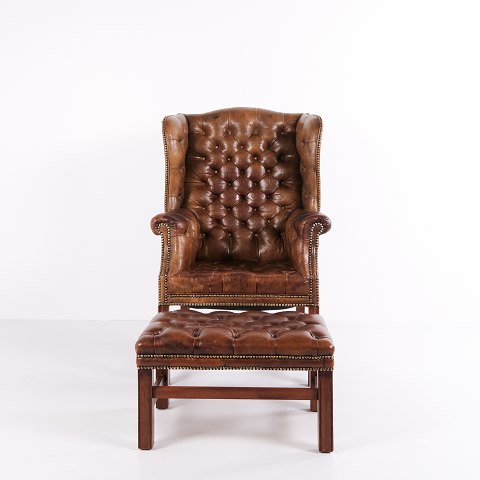 Wingback Armchair – Brown Original Leather – With Footstool – George III Style – c. 1910Great condition