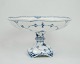 Royal copenhagen Royal Copenhagen Danish Porcelain Blue Fluted no. 710 Half 
lace. 5000m2 exhibition
Good condition
